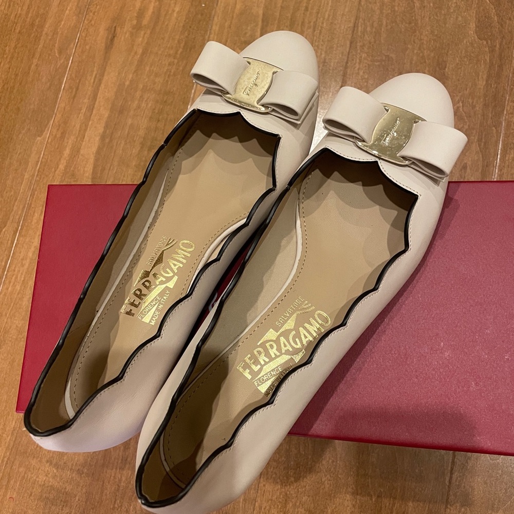 Ferragamo Vara Pump Shoe